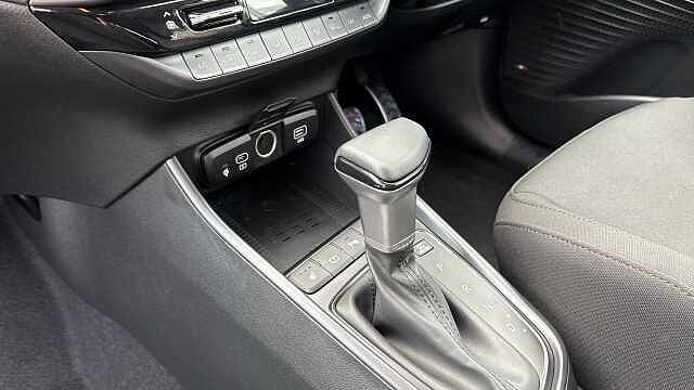 Hyundai BAYON 1.0 TGDi Ultimate 5dr DCT Petrol Hatchback Vibrant Blue - Pearl