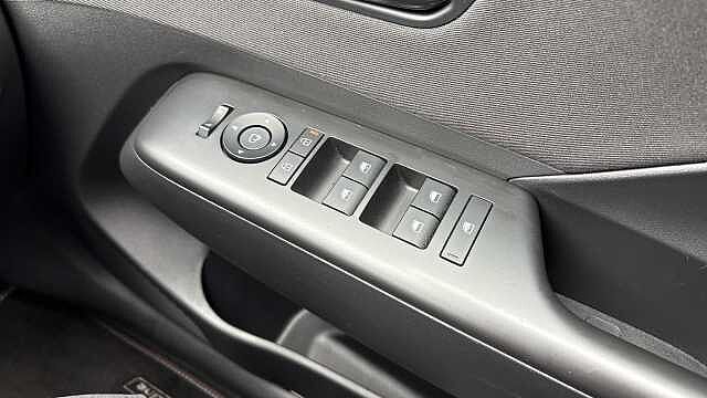 Hyundai KONA 1.6T 138 N Line 5dr Petrol Hatchback Red