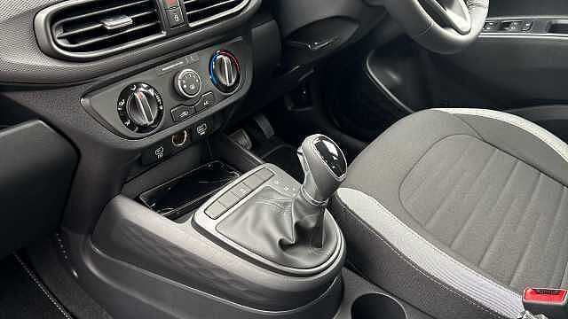 Hyundai i10 1.0 [63] Advance 5dr Auto [Nav] Petrol Hatchback