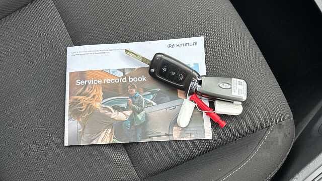 Hyundai KONA 1.0 TGDi 48V MHEV SE Connect 5dr Petrol Hatchback Red