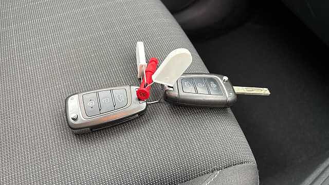 Hyundai KONA 1.0 TGDi 48V MHEV SE Connect 5dr Petrol Hatchback Red