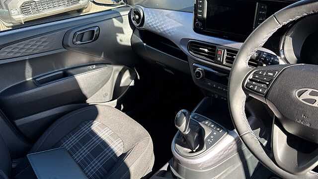 Hyundai i10 1.2 [79] Premium 5dr Auto [Nav] Petrol Hatchback