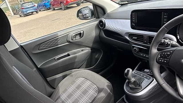 Hyundai I10 1.2 [79] Premium 5dr Auto [Nav] Petrol Hatchback Meta Blue - Pearl