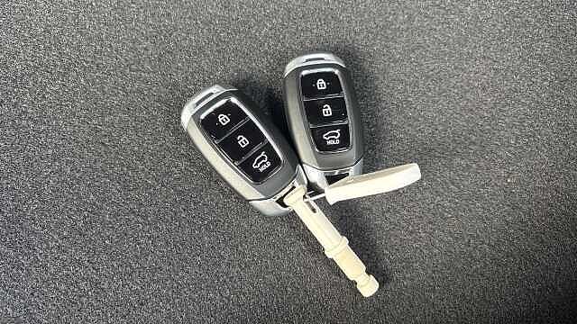 Hyundai I10 1.2 [79] Premium 5dr Auto [Nav] Petrol Hatchback Meta Blue - Pearl