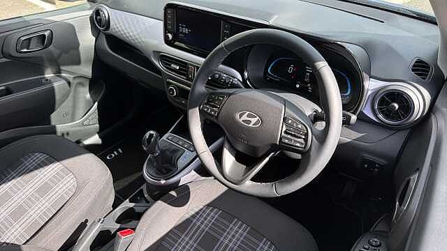 Hyundai i10 1.2 [79] Premium 5dr Auto [Nav] Petrol Hatchback