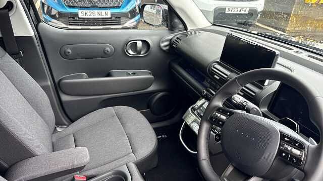 Hyundai INSTER 85kW 02 49kWh 5dr Auto Electric Hatchback