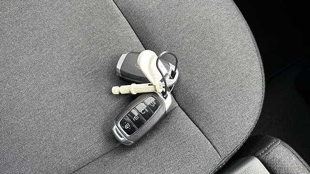 Hyundai INSTER 85kW 02 49kWh 5dr Auto Electric Hatchback