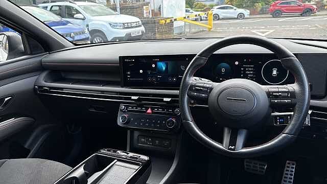 Hyundai TUCSON 1.6T 48V MHD N Line 5dr DCT Petrol Estate White