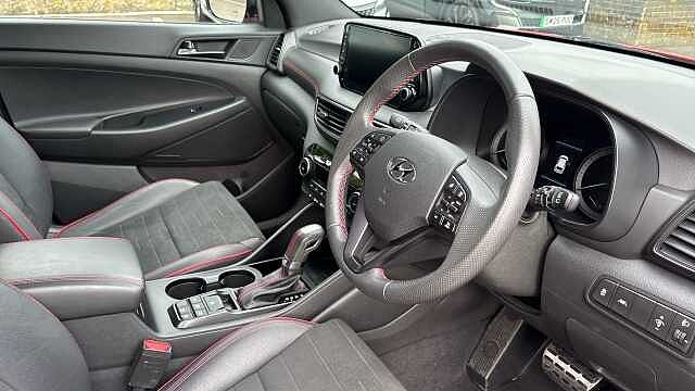 Hyundai TUCSON 1.6 CRDi 48V MHD 136 N Line 5dr 2WD DCT Diesel Estate Red