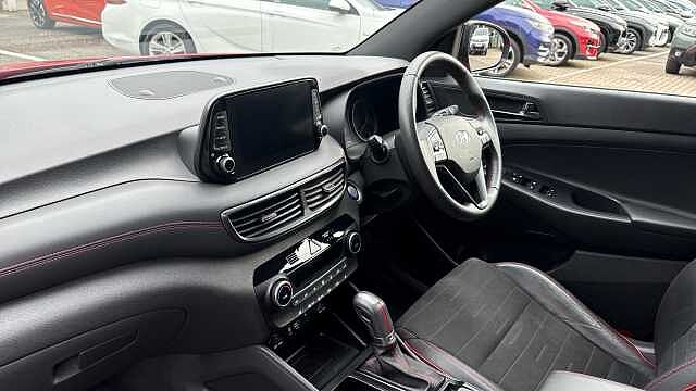 Hyundai TUCSON 1.6 CRDi 48V MHD 136 N Line 5dr 2WD DCT Diesel Estate Red