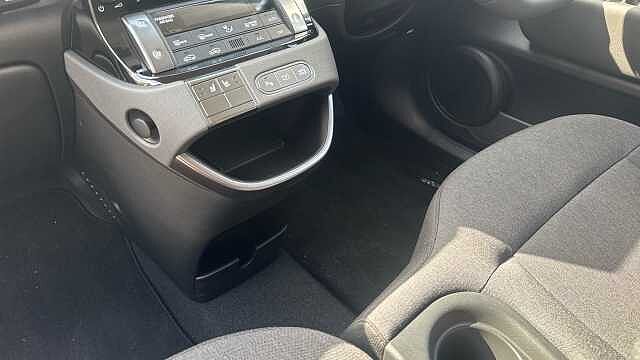 Hyundai INSTER 85kW 02 49kWh 5dr Auto Electric Hatchback Special Solid - Atlas White
