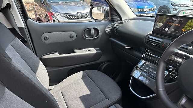 Hyundai INSTER 85kW 01 49kWh 5dr Auto Electric Hatchback Abyss Black - Pearl