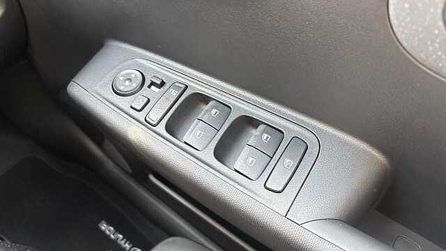 Hyundai INSTER 85kW 01 49kWh 5dr Auto Electric Hatchback Abyss Black - Pearl